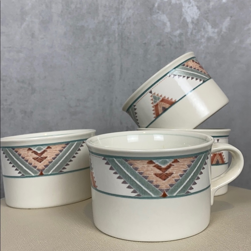 Vintage Mikasa Intaglio santa fe mugs - Picture 3 of 5